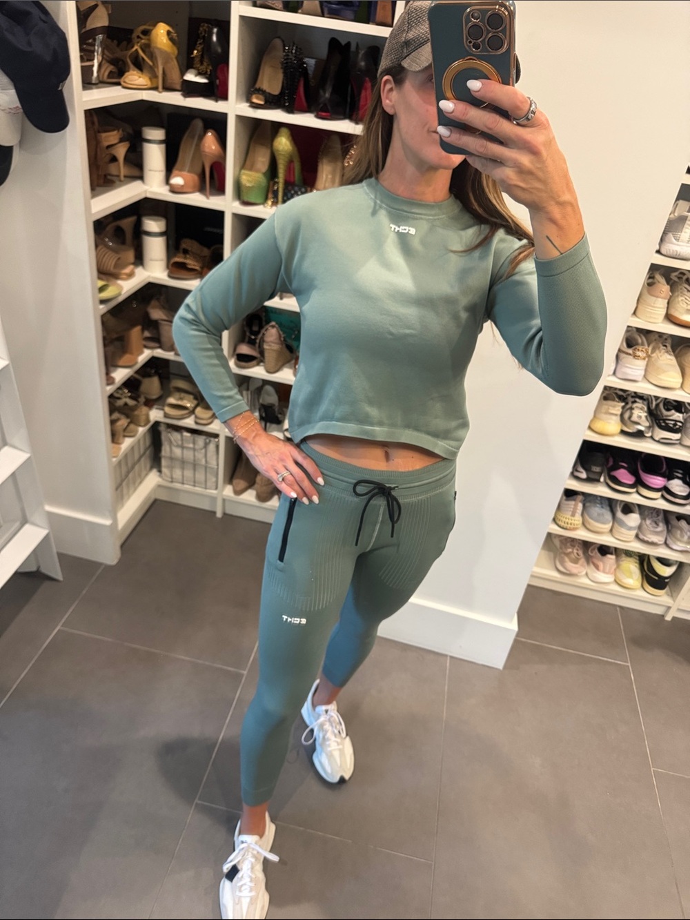 ECHT Seamless Sage Green Cropped long sleeve and jogger set - Women size Small
